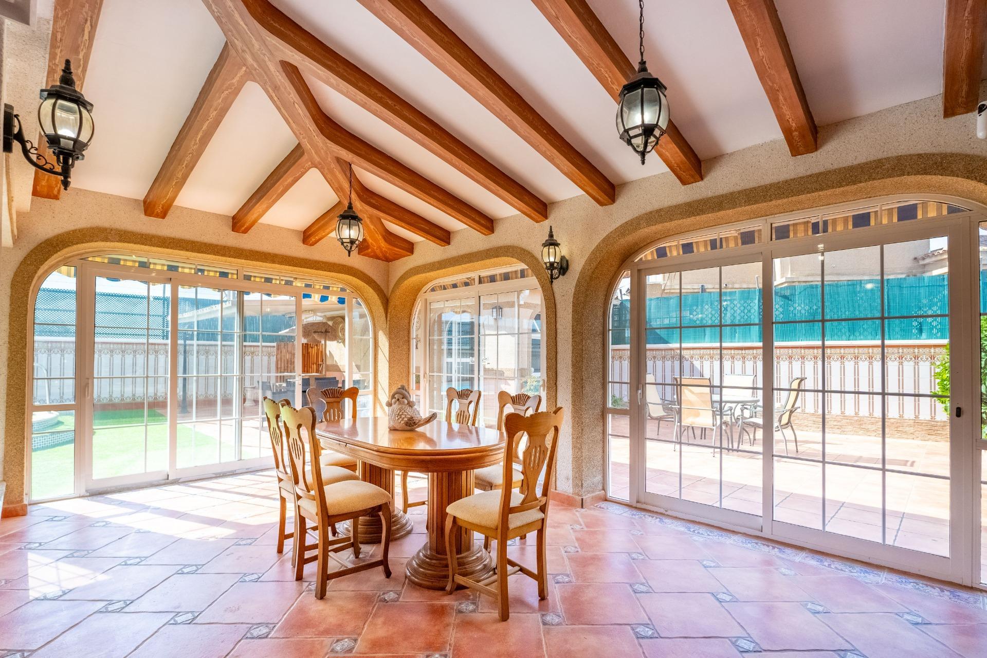 Villa met 6 Slaapkamers in La Siesta - El Salado - Torreta, Torrevieja - Image 17