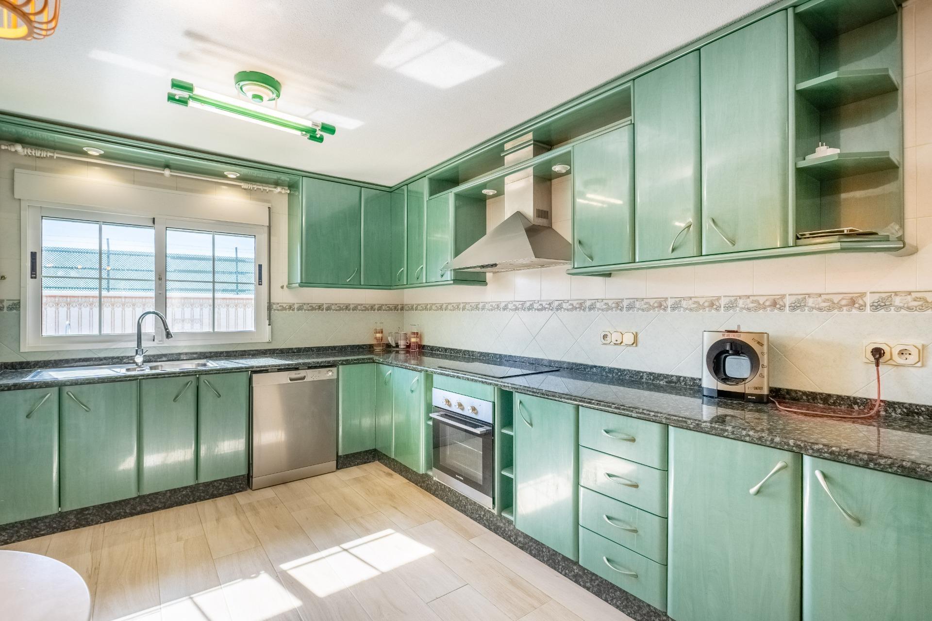 Villa met 6 Slaapkamers in La Siesta - El Salado - Torreta, Torrevieja - Image 19