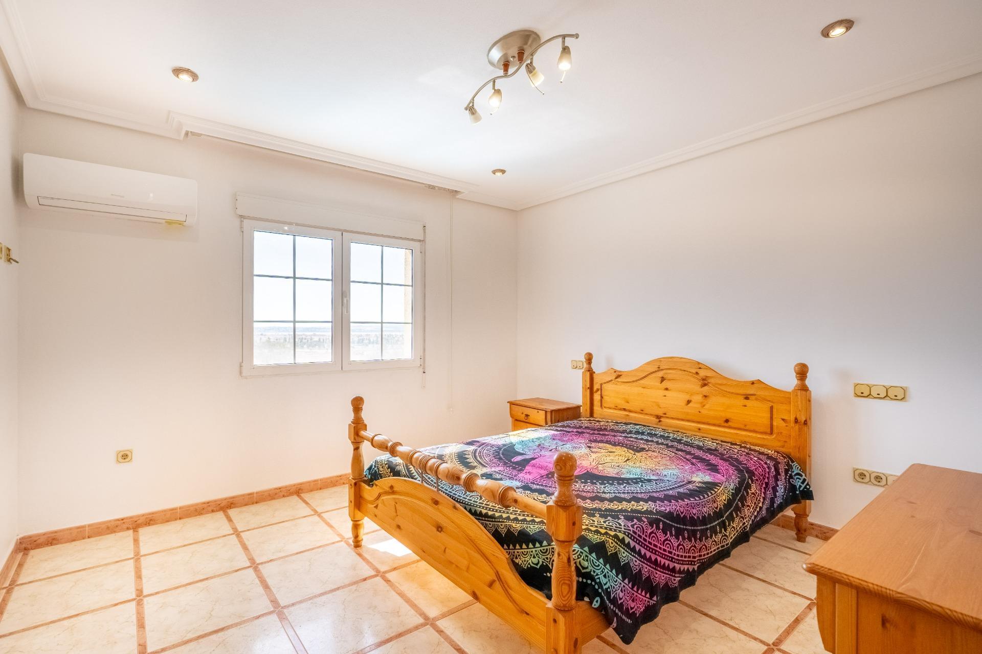 Villa met 6 Slaapkamers in La Siesta - El Salado - Torreta, Torrevieja - Image 28