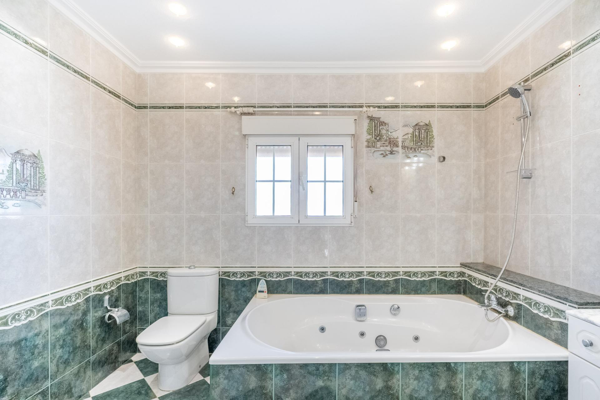 Villa met 6 Slaapkamers in La Siesta - El Salado - Torreta, Torrevieja - Image 29