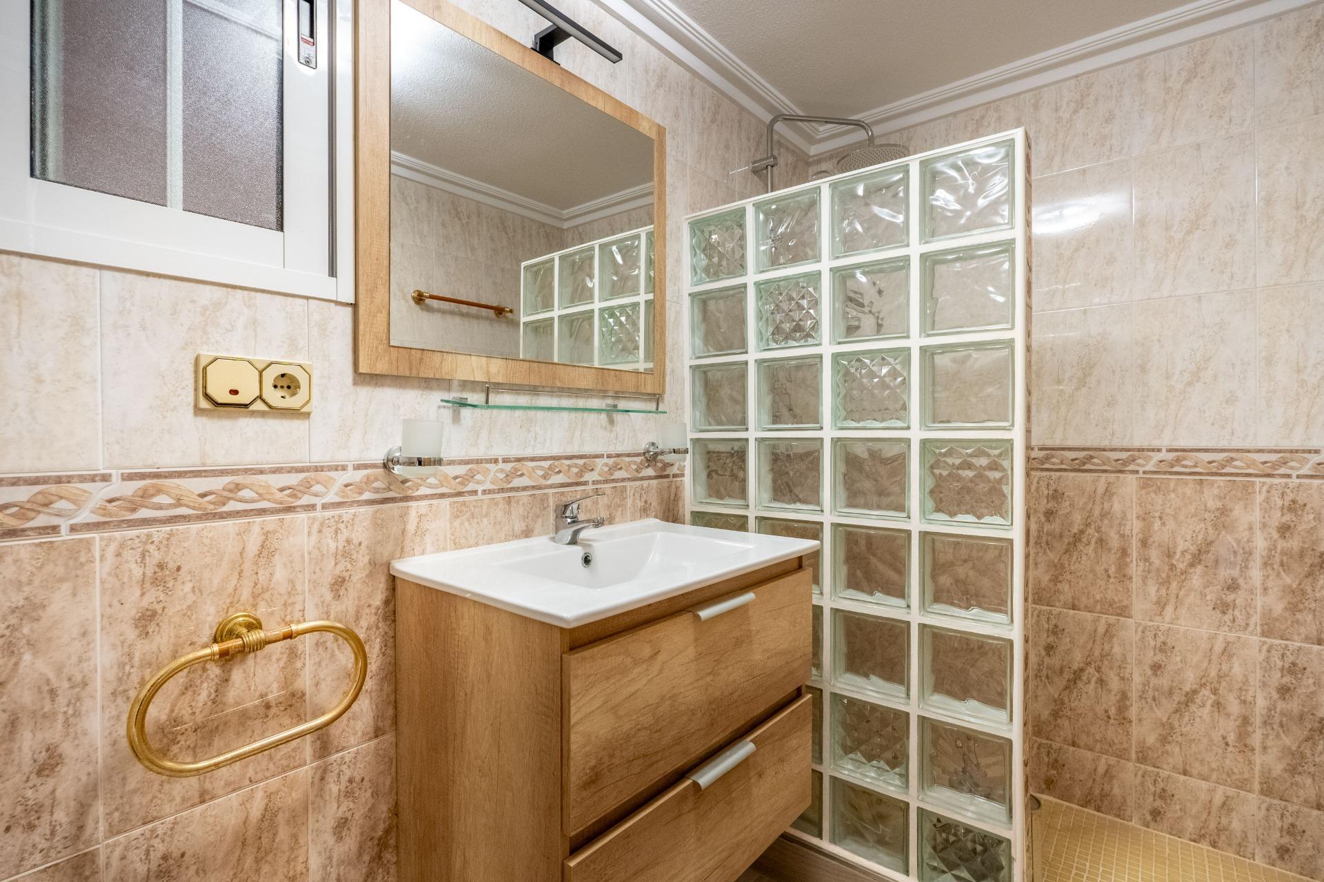 Villa met 6 Slaapkamers in La Siesta - El Salado - Torreta, Torrevieja - Image 35