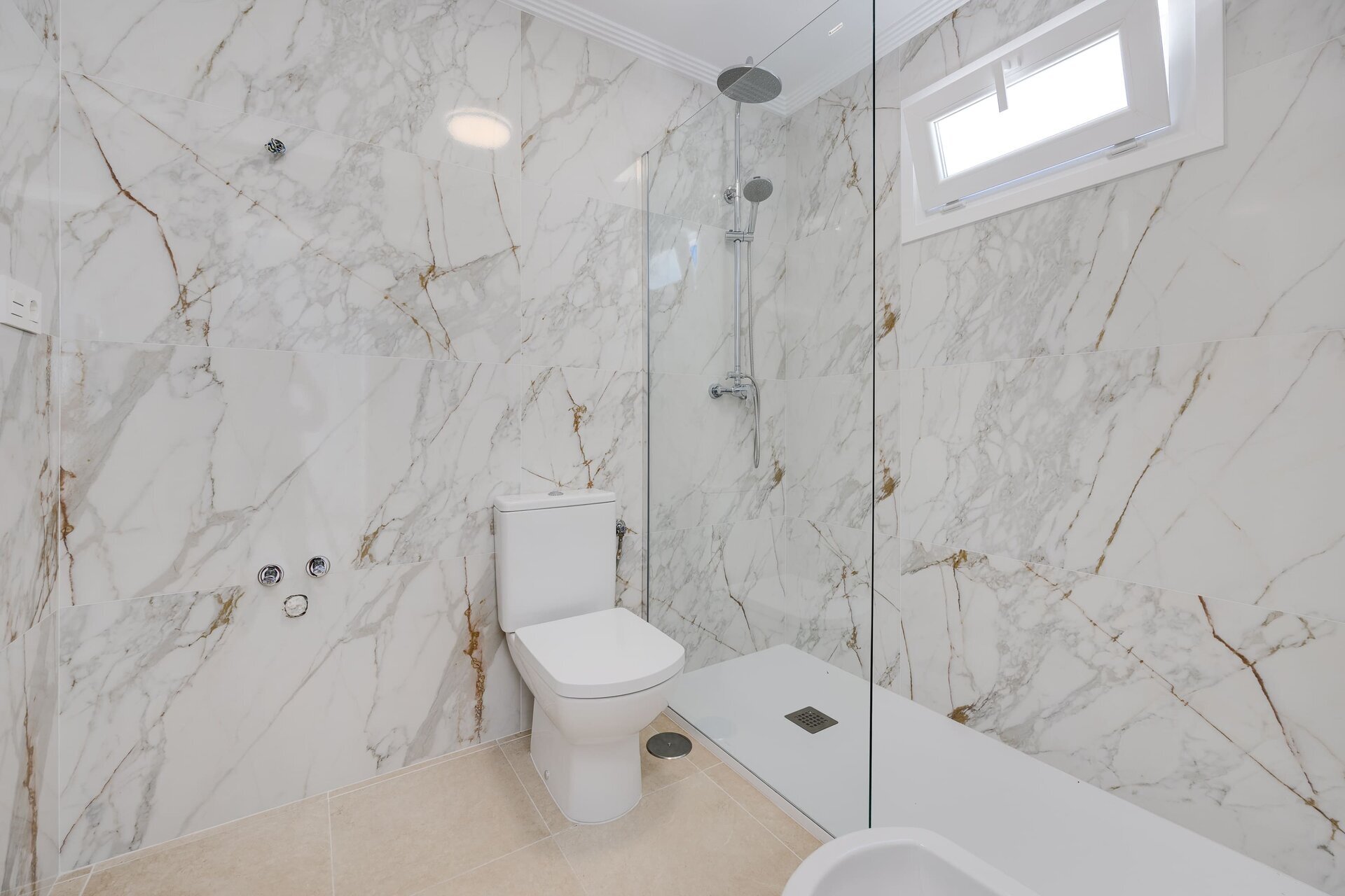 3-Bedroom Detached House in San Fulgencio - Image 11