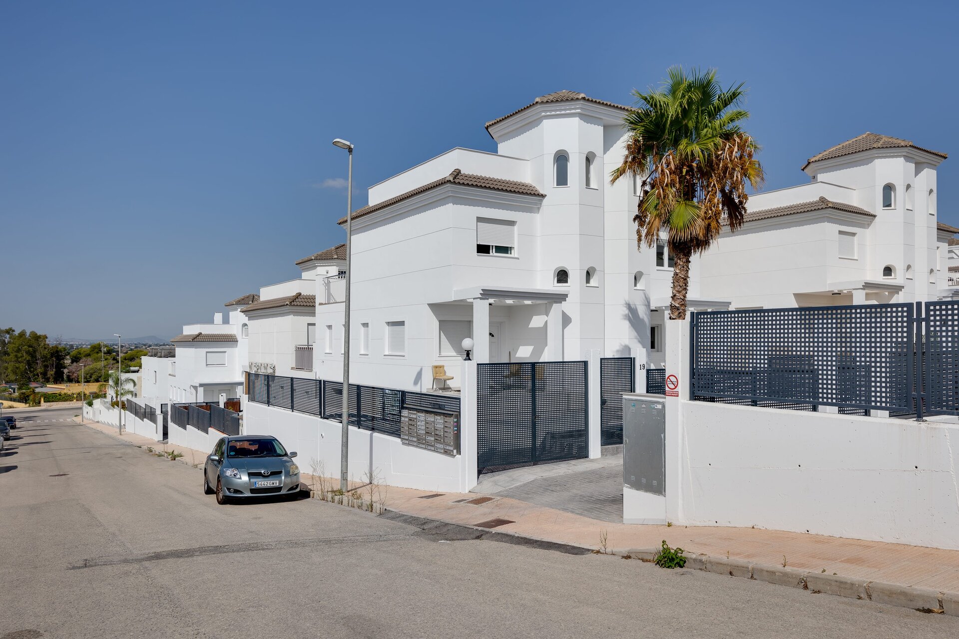 3-Bedroom Detached House in San Fulgencio - Image 21