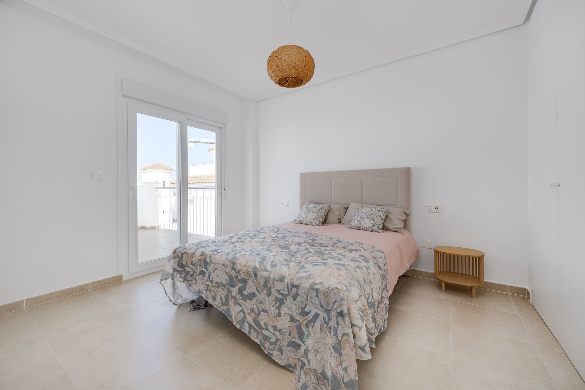 3-Bedroom Detached House in San Fulgencio - Image 9