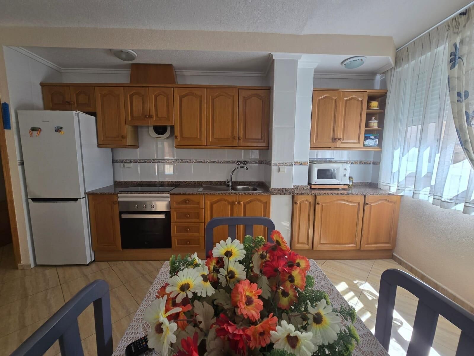 2-Bedroom Apartment in Estacion de Autobuses, Torrevieja - Image 10