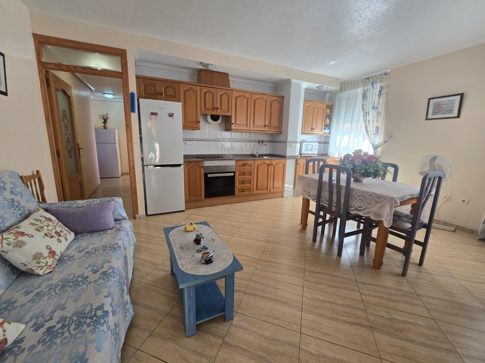 Apartamento de 2 Dormitorios en Estacion de Autobuses, Torrevieja - Image 11