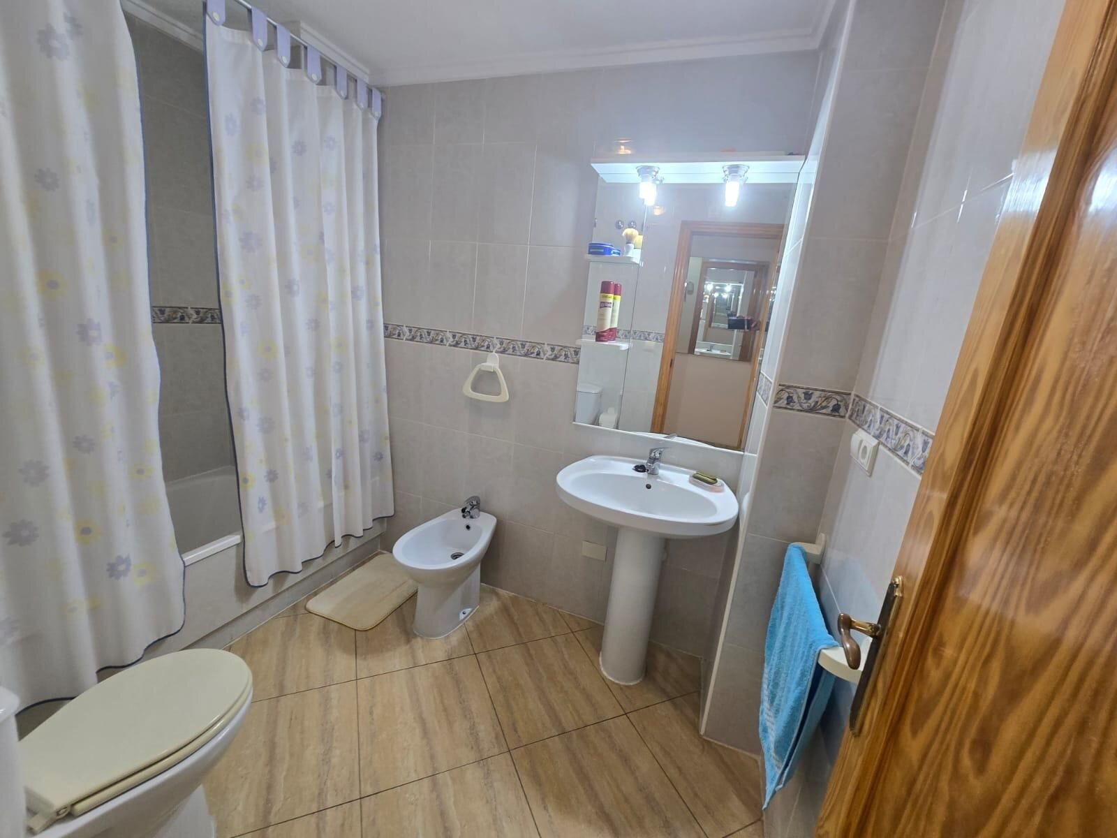 2-Bedroom Apartment in Estacion de Autobuses, Torrevieja - Image 23