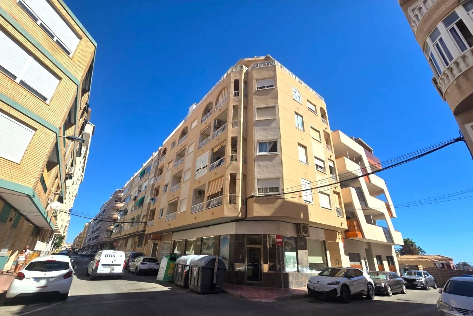 Apartamento de 2 Dormitorios en Estacion de Autobuses, Torrevieja - Image 31