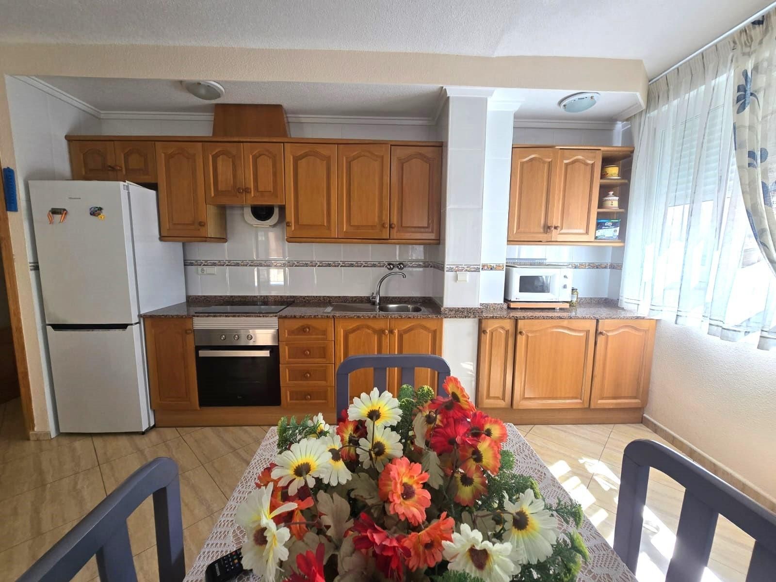 Apartamento de 2 Dormitorios en Estacion de Autobuses, Torrevieja - Image 9