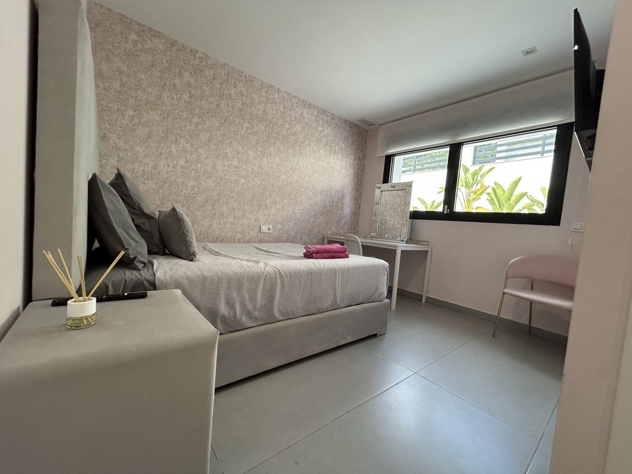 5-Bedroom Villa in La Siesta, Torrevieja - Image 13