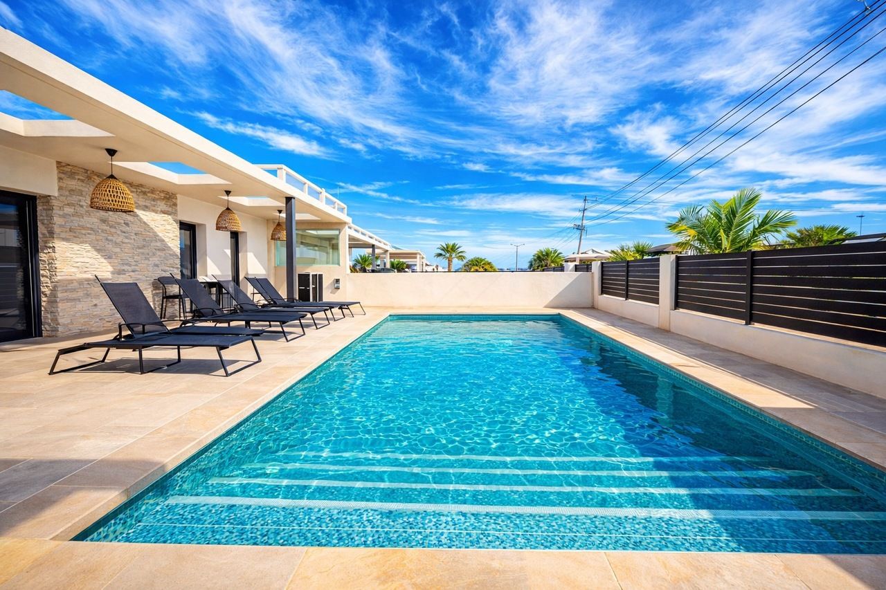 5-Bedroom Villa in La Siesta, Torrevieja - Image 9