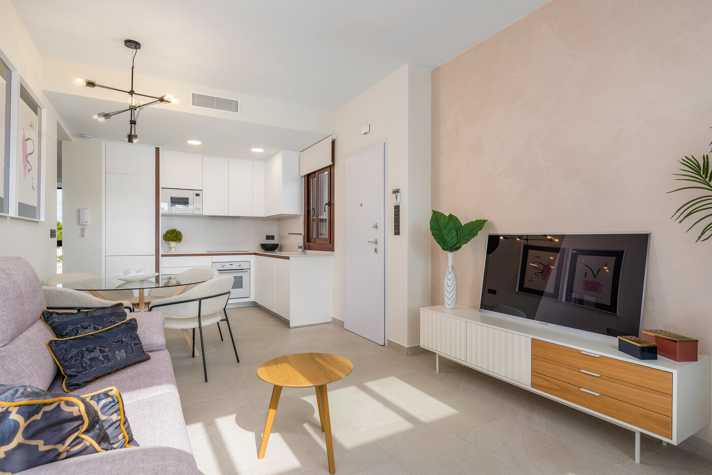3-Bedroom Bungalow in Torrevieja - Image 4
