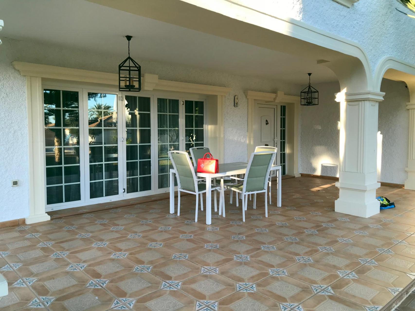 6-Bedroom Villa in Cabo Roig - Image 29