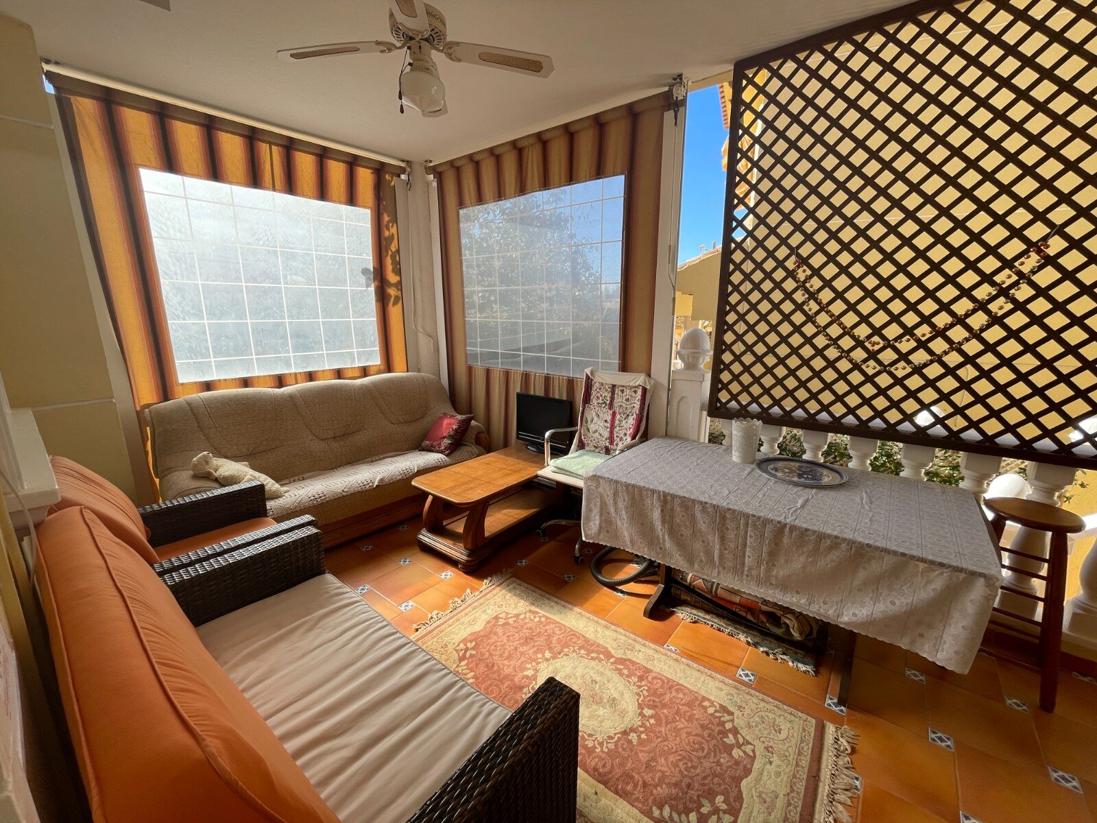 4-Bedroom Villa in Urbanizaciones, Guardamar del Segura - Image 21