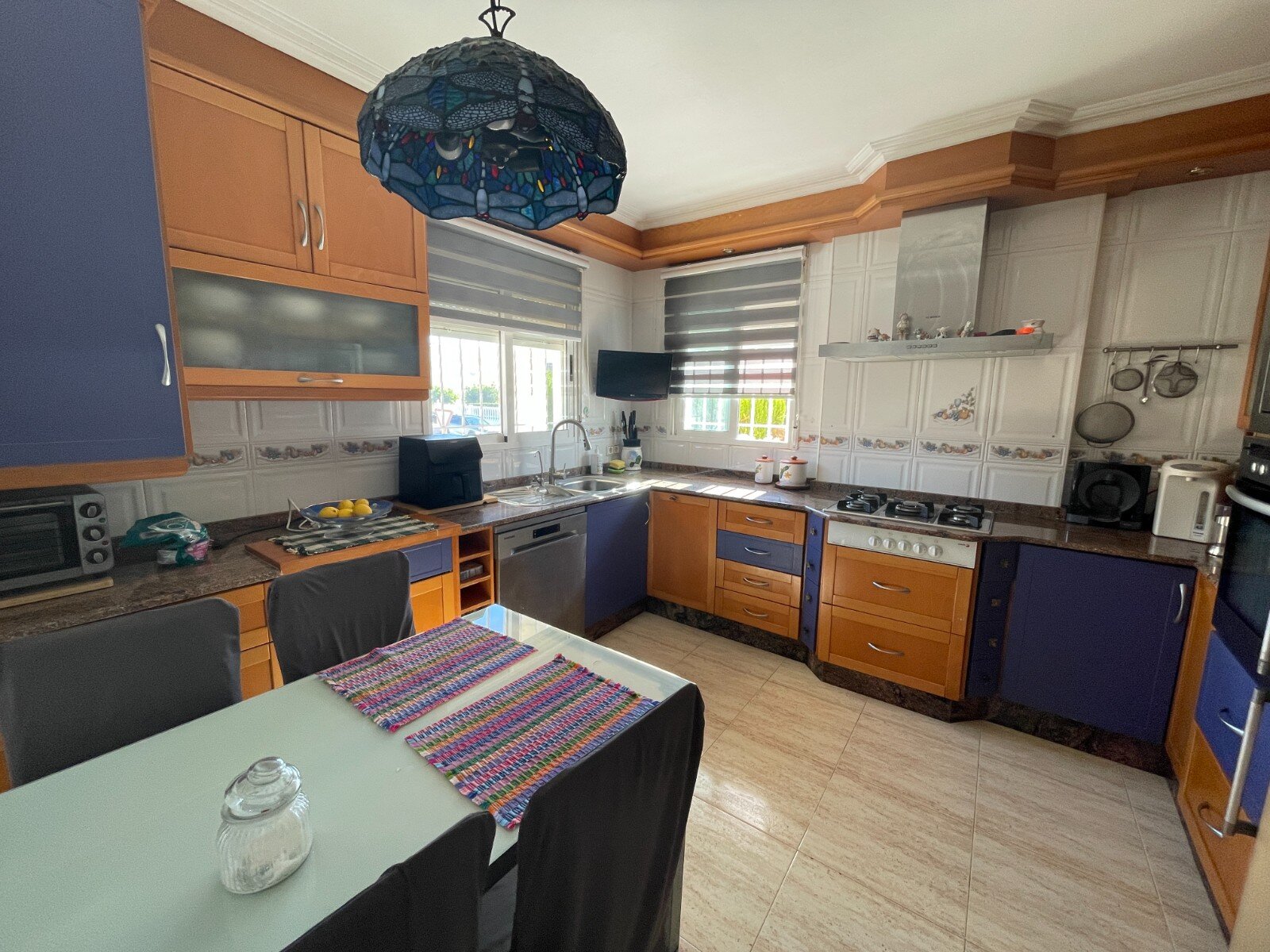 4-Bedroom Villa in Urbanizaciones, Guardamar del Segura - Image 3