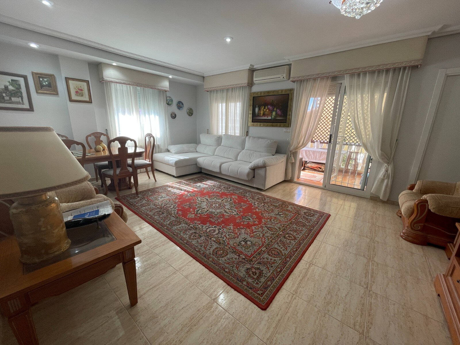 4-Bedroom Villa in Urbanizaciones, Guardamar del Segura - Image 4