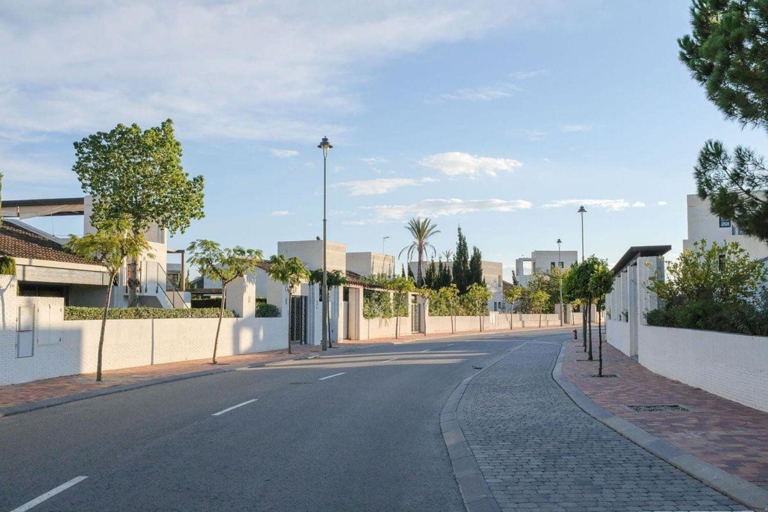 4-Bedroom Detached House in Murcia - Image 2