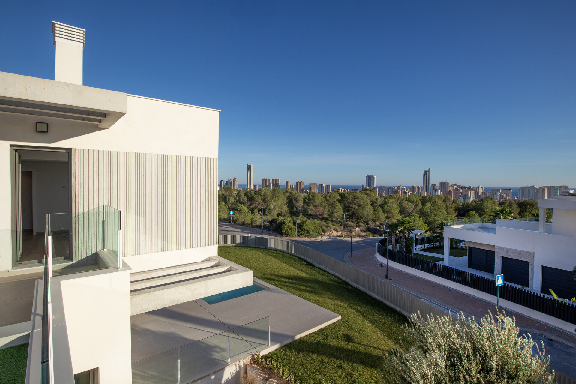 4-Bedroom Detached House in Finestrat - Image 13