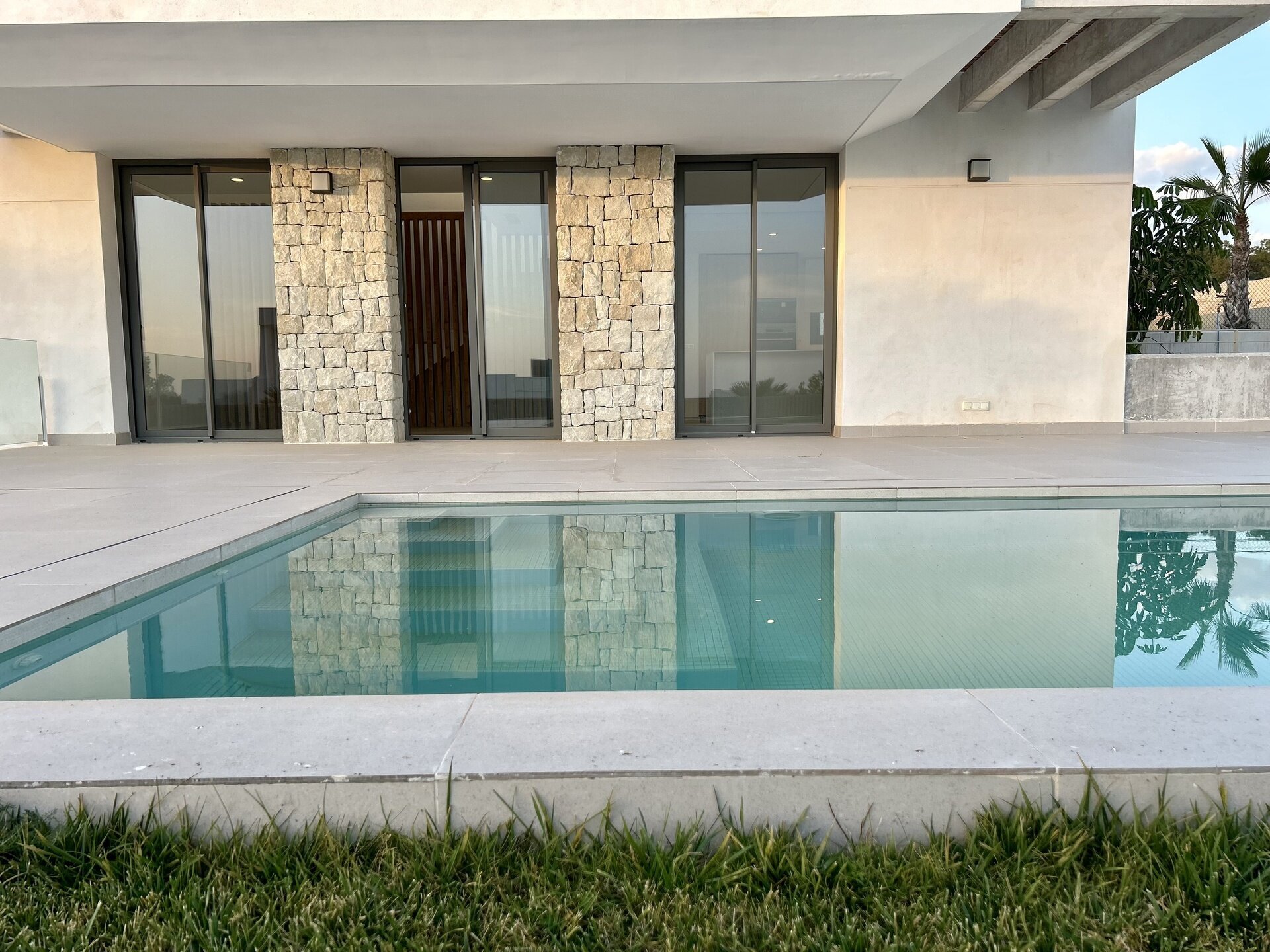 4-Bedroom Detached House in Finestrat - Image 2