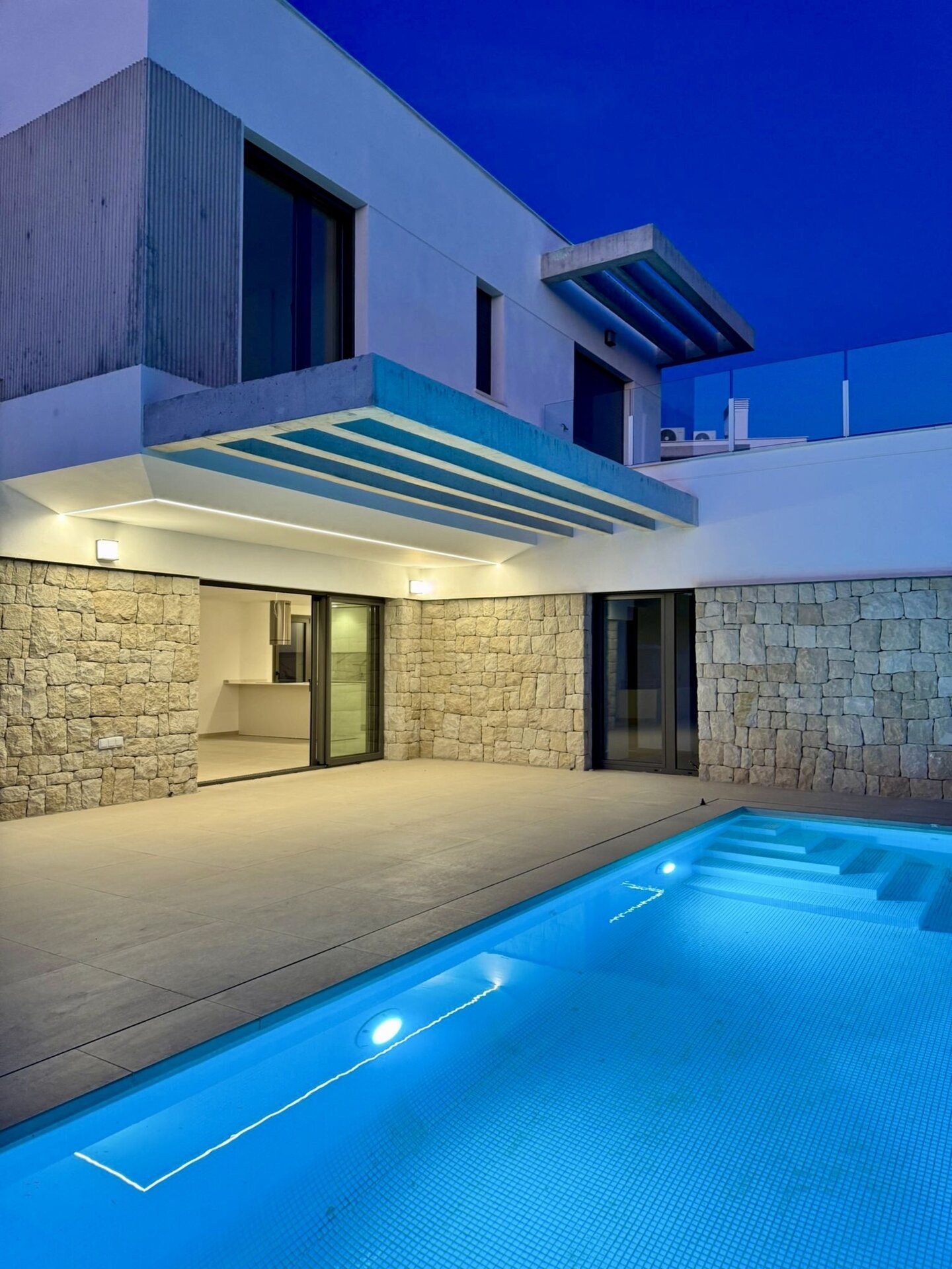 4-Bedroom Detached House in Finestrat - Image 4