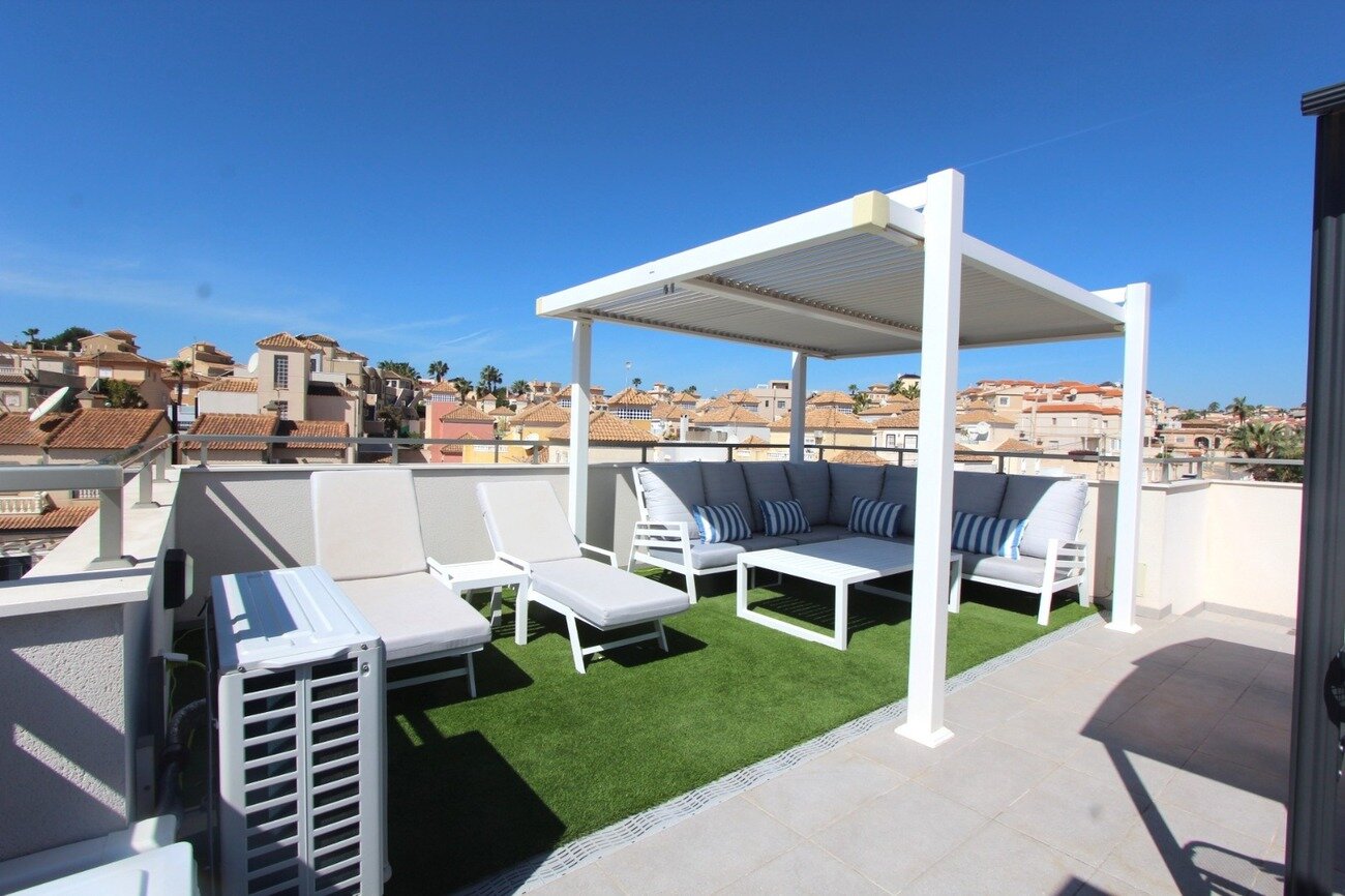 3-Bedroom Villa in Orihuela Costa - Image 25