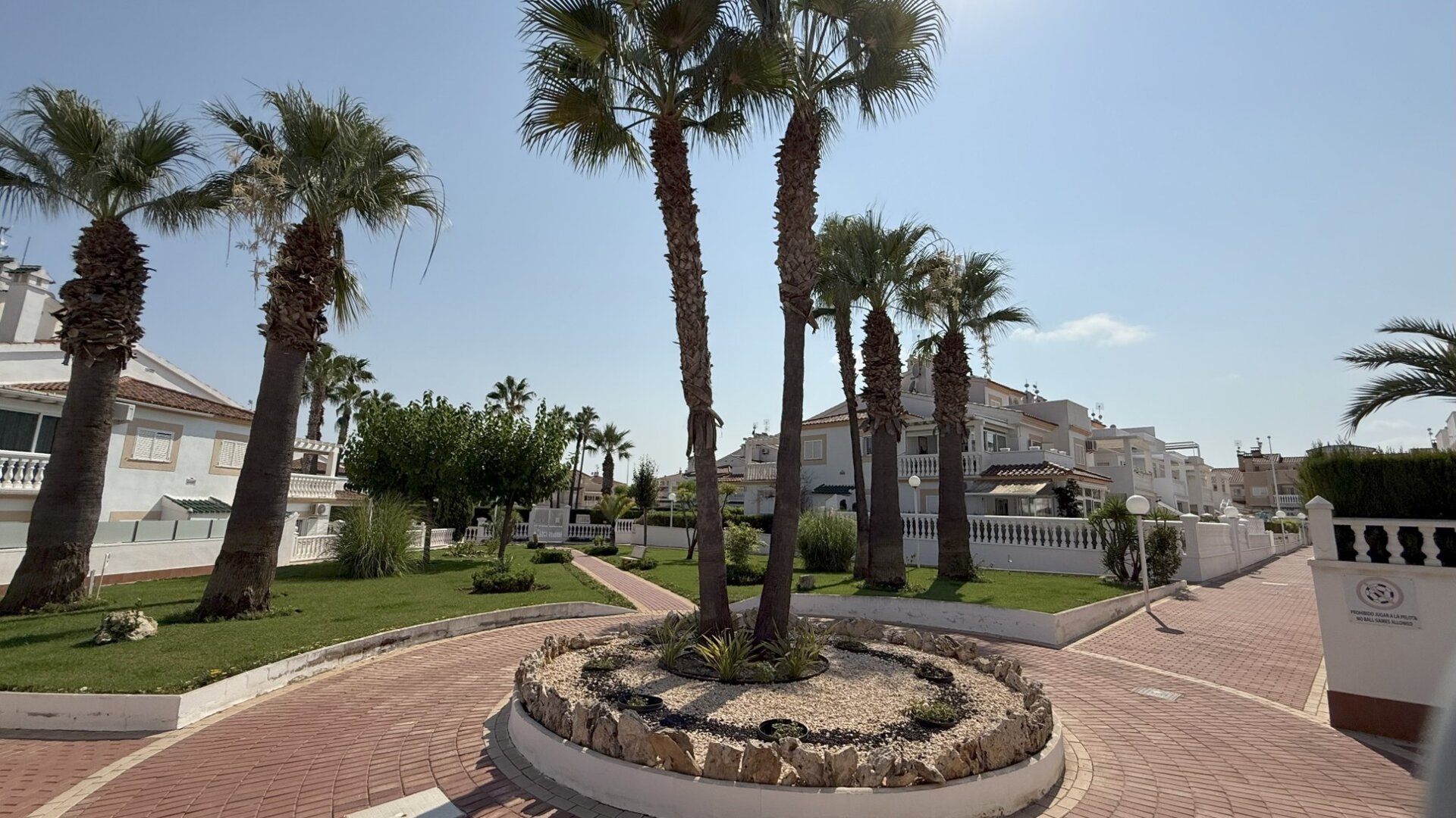 2-Bedroom Apartment in Zeniamar-Horizonte-la Campana, Orihuela Costa - Image 16