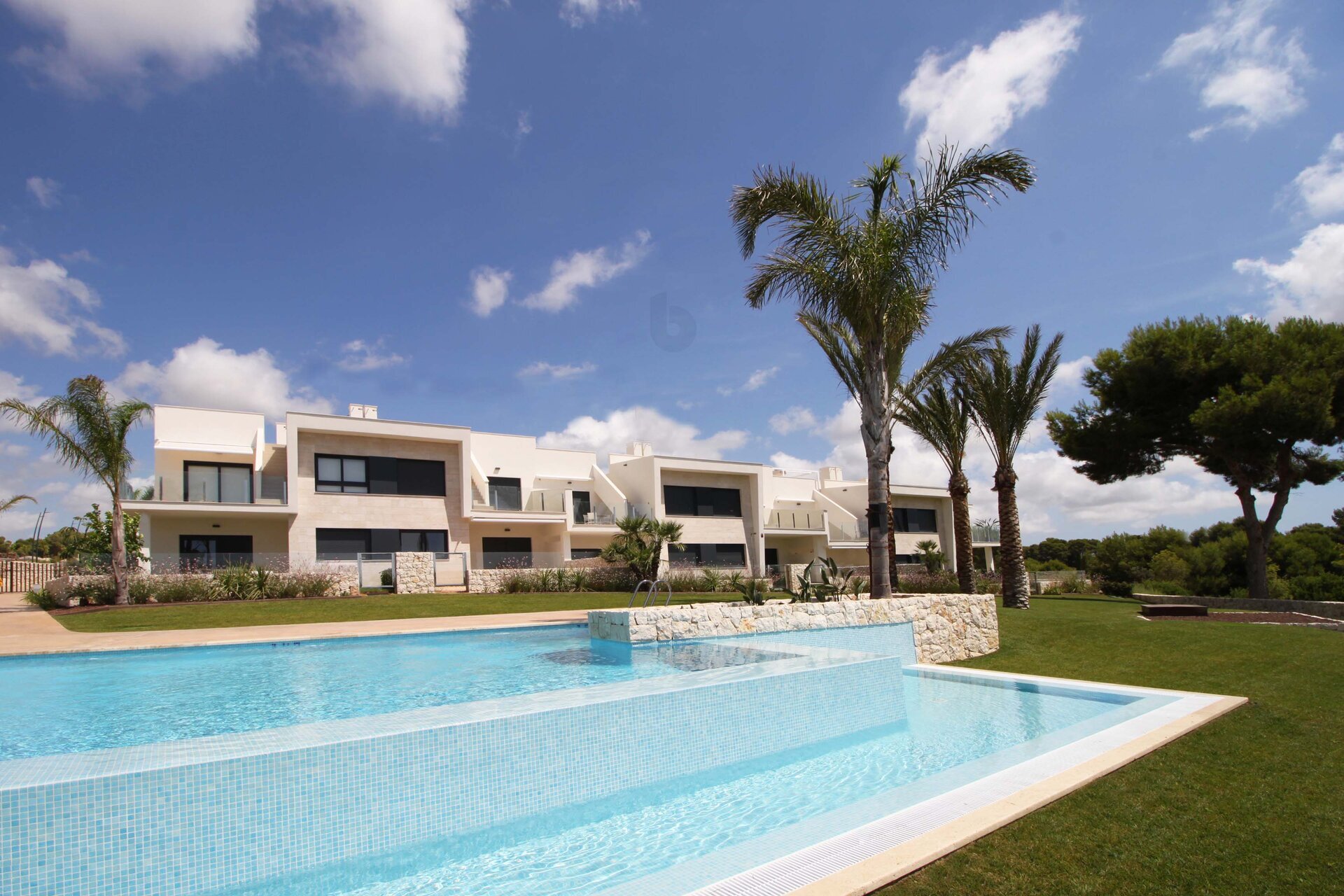 3-Bedroom Ground Floor Apartment in Pinar de Campoverde - Image 8