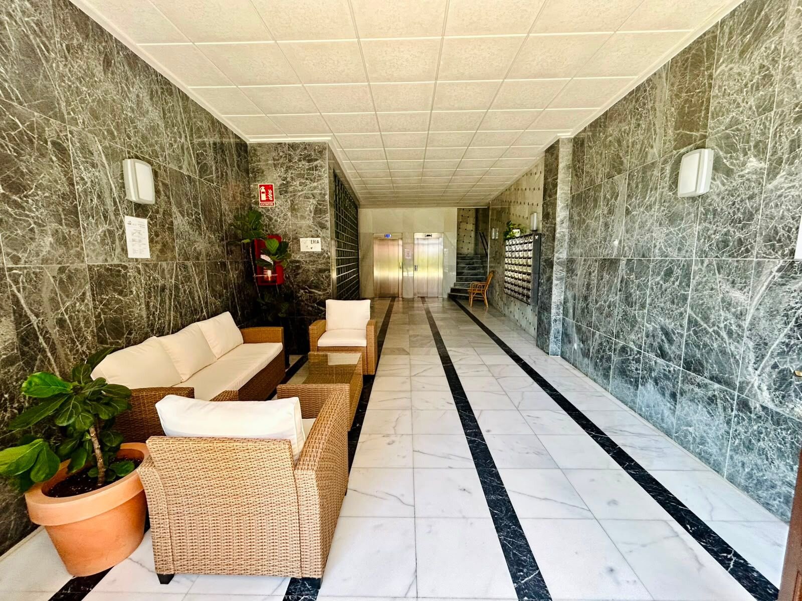 3-Bedroom Apartment in Playa del Cura, Torrevieja - Image 3