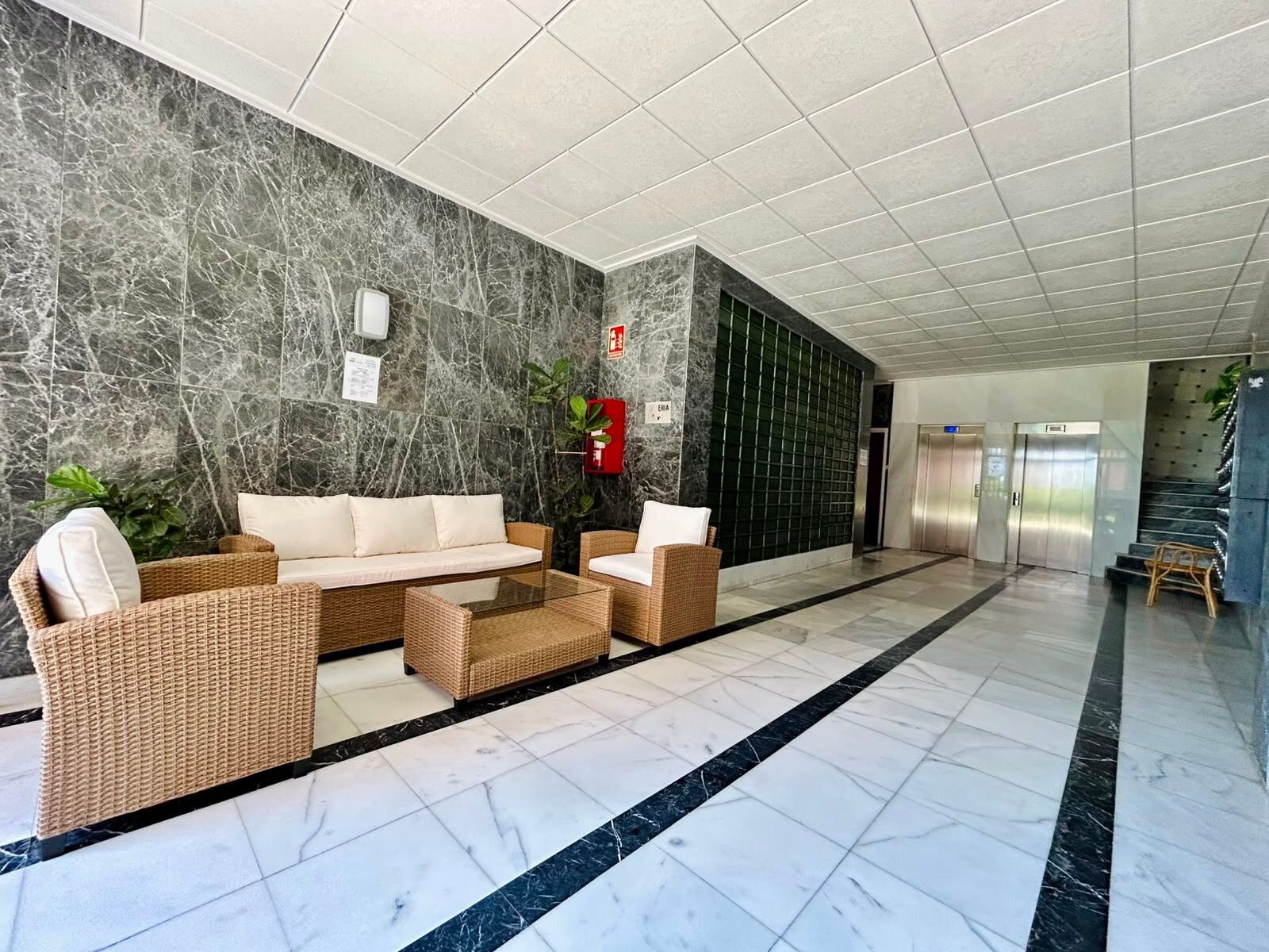 3-Bedroom Apartment in Playa del Cura, Torrevieja - Image 4