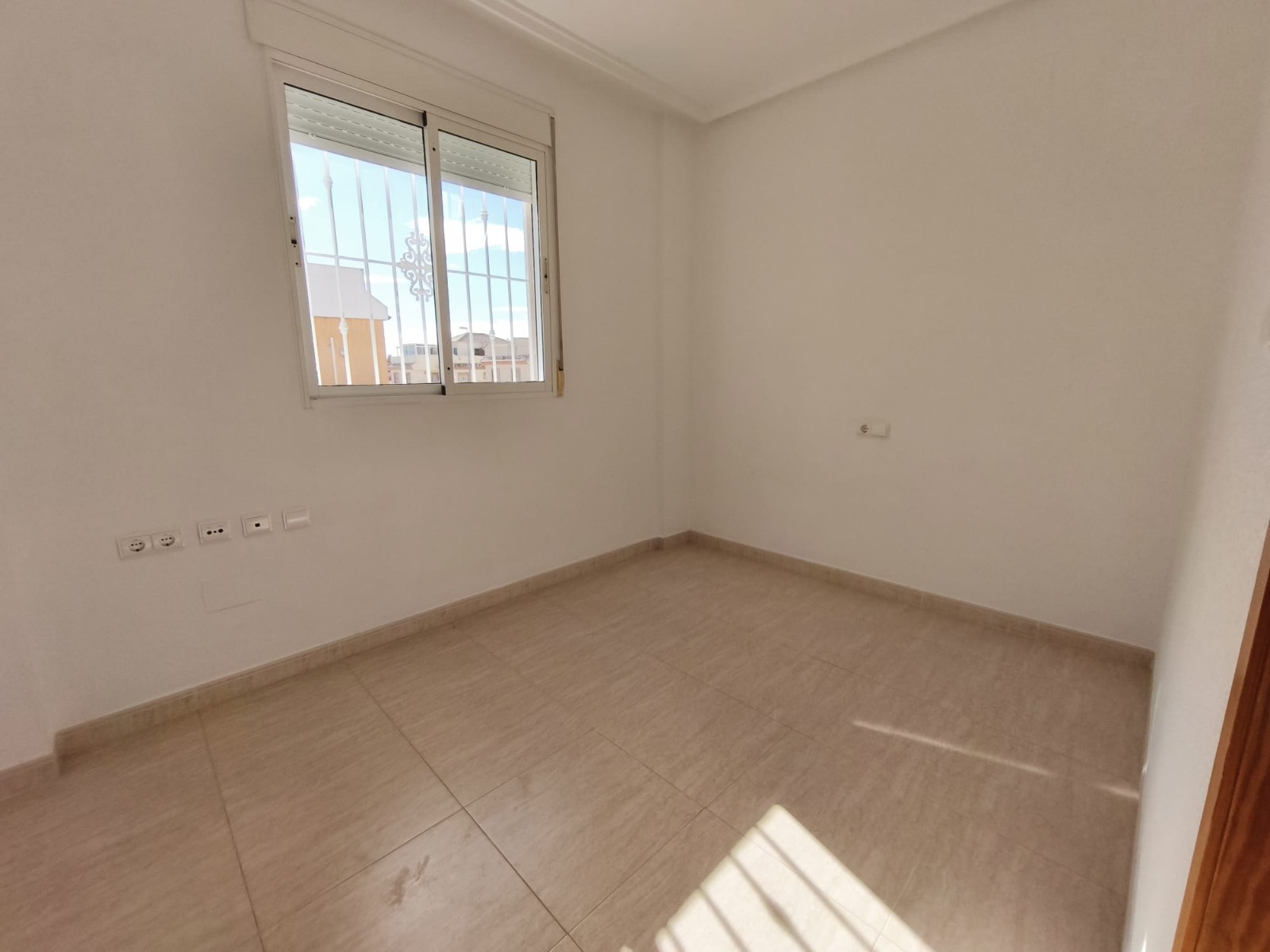 3-Bedroom House in Doña Pepa, Rojales - Image 17