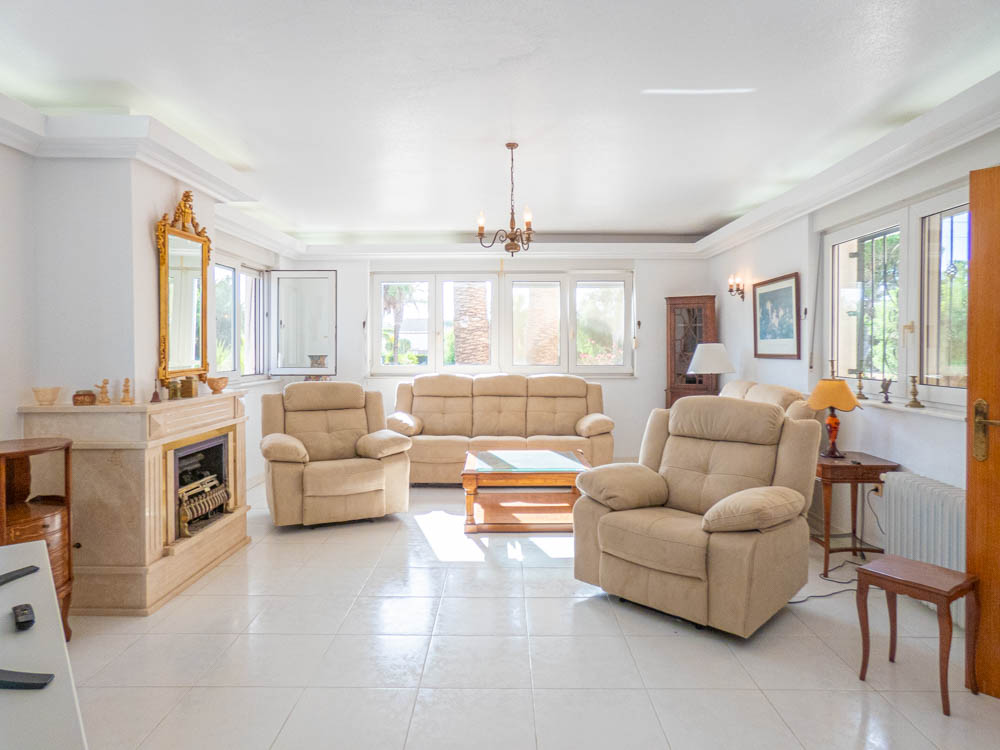 7-Bedroom Villa in San Miguel de Salinas - Image 25