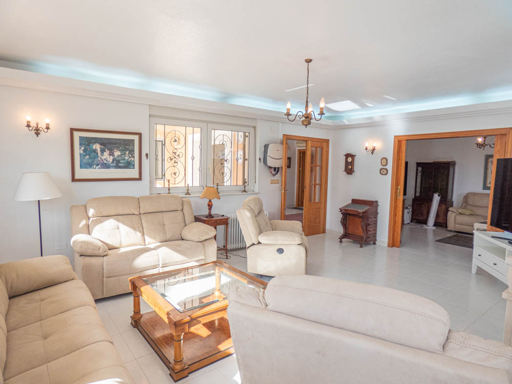 7-Bedroom Villa in San Miguel de Salinas - Image 29