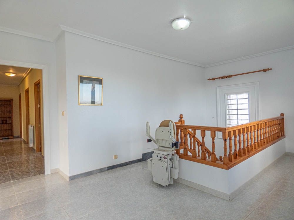 7-Bedroom Villa in San Miguel de Salinas - Image 49