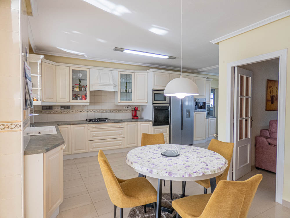 7-Bedroom Villa in San Miguel de Salinas - Image 7