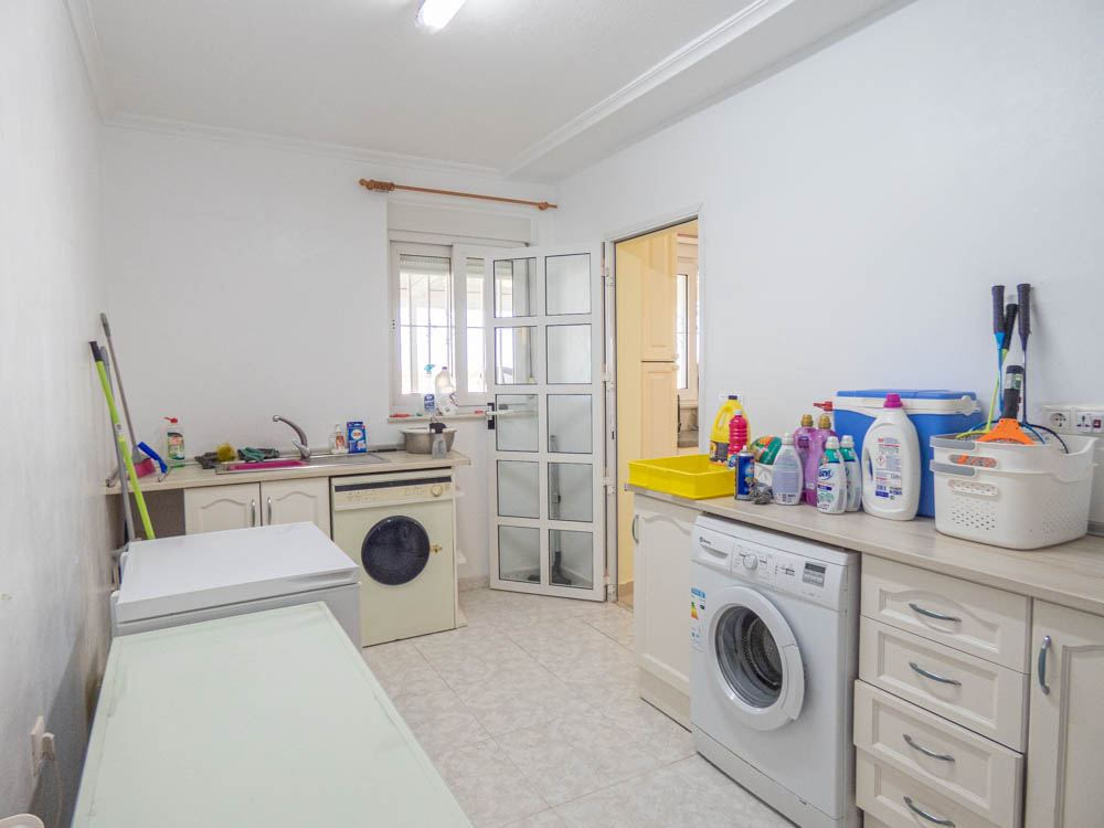 7-Bedroom Villa in San Miguel de Salinas - Image 15