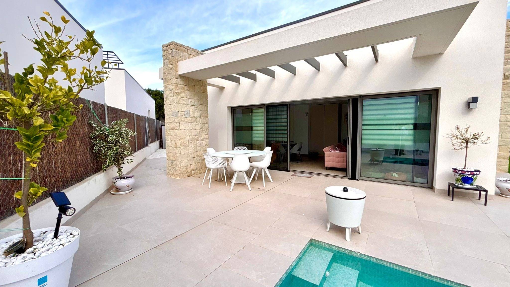 3-Bedroom Villa in San Miguel de Salinas - Image 2