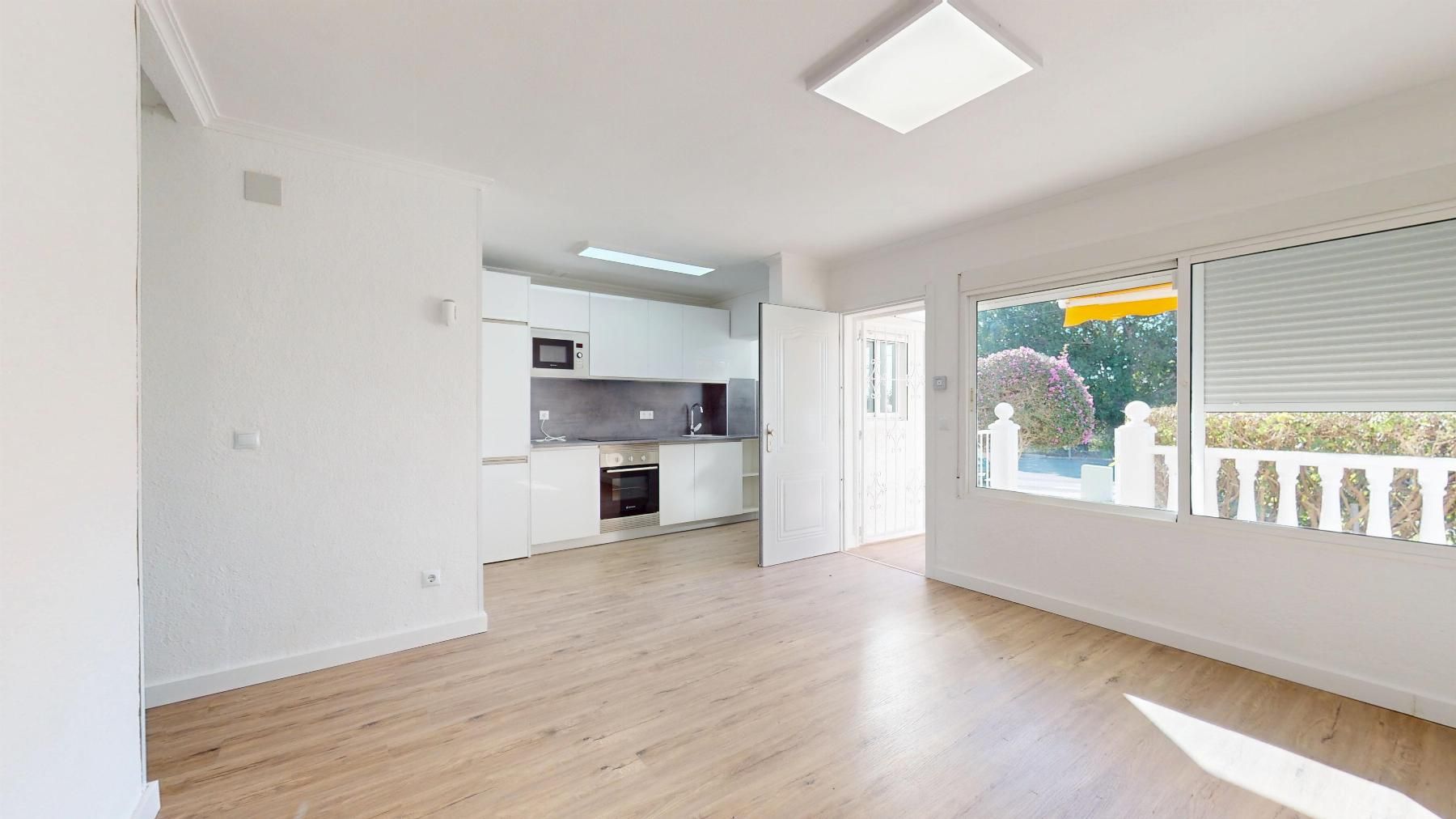 2-Bedroom Bungalow in Villamartín-las Filipinas, Orihuela Costa - Image 9