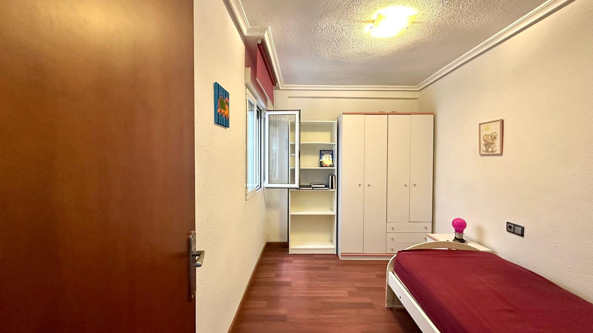 3-Bedroom Apartment in Acequion, Torrevieja - Image 10