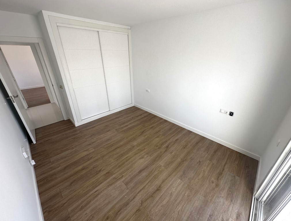 3-Bedroom Villa in Rojales - Image 10