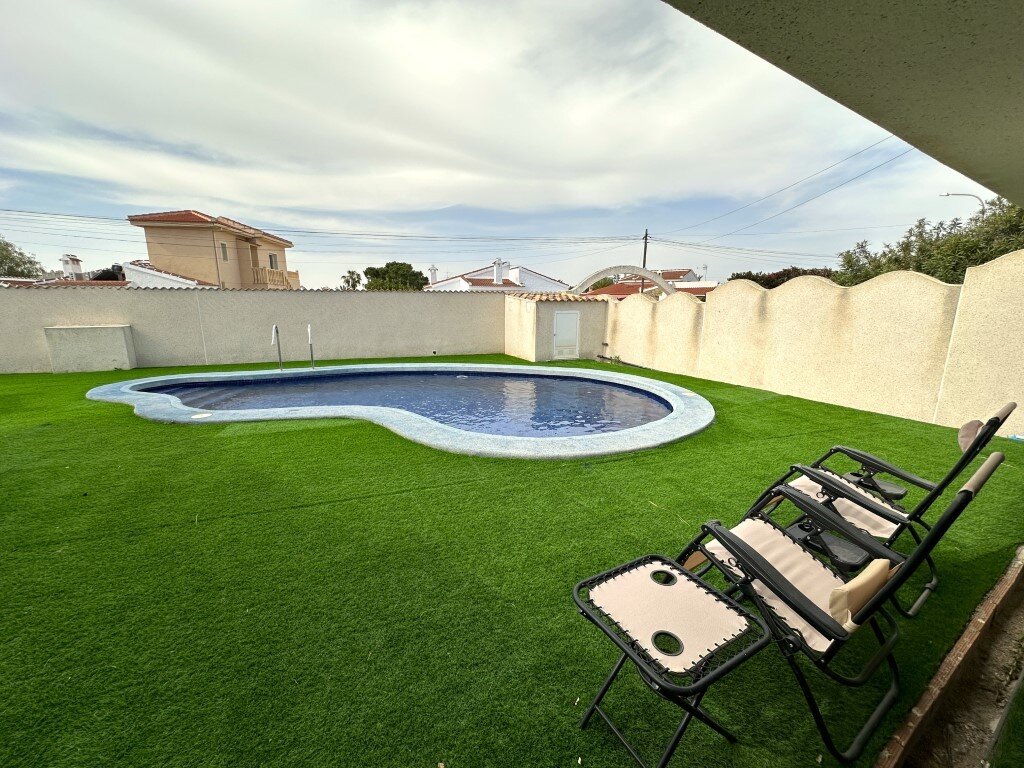 3-Bedroom Villa in Rojales - Image 18