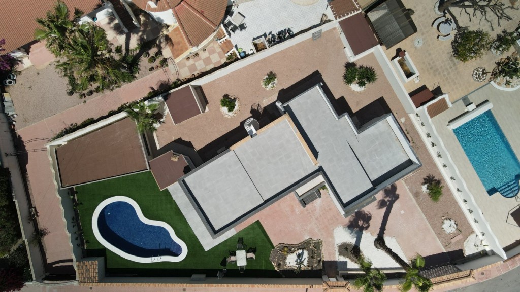 3-Bedroom Villa in Rojales - Image 2