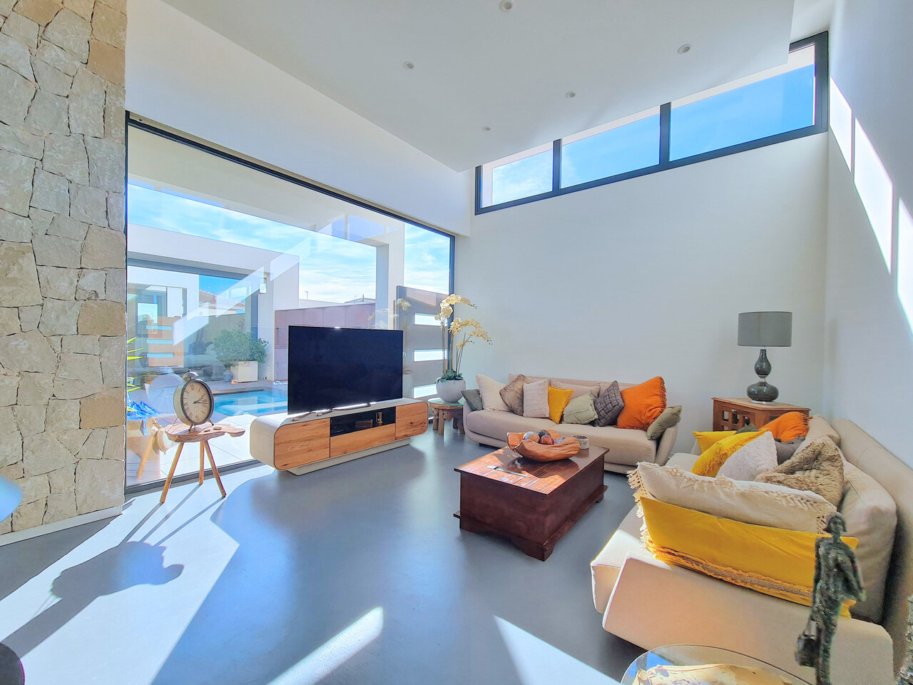 3-Bedroom Villa in Los Alcázares - Image 6