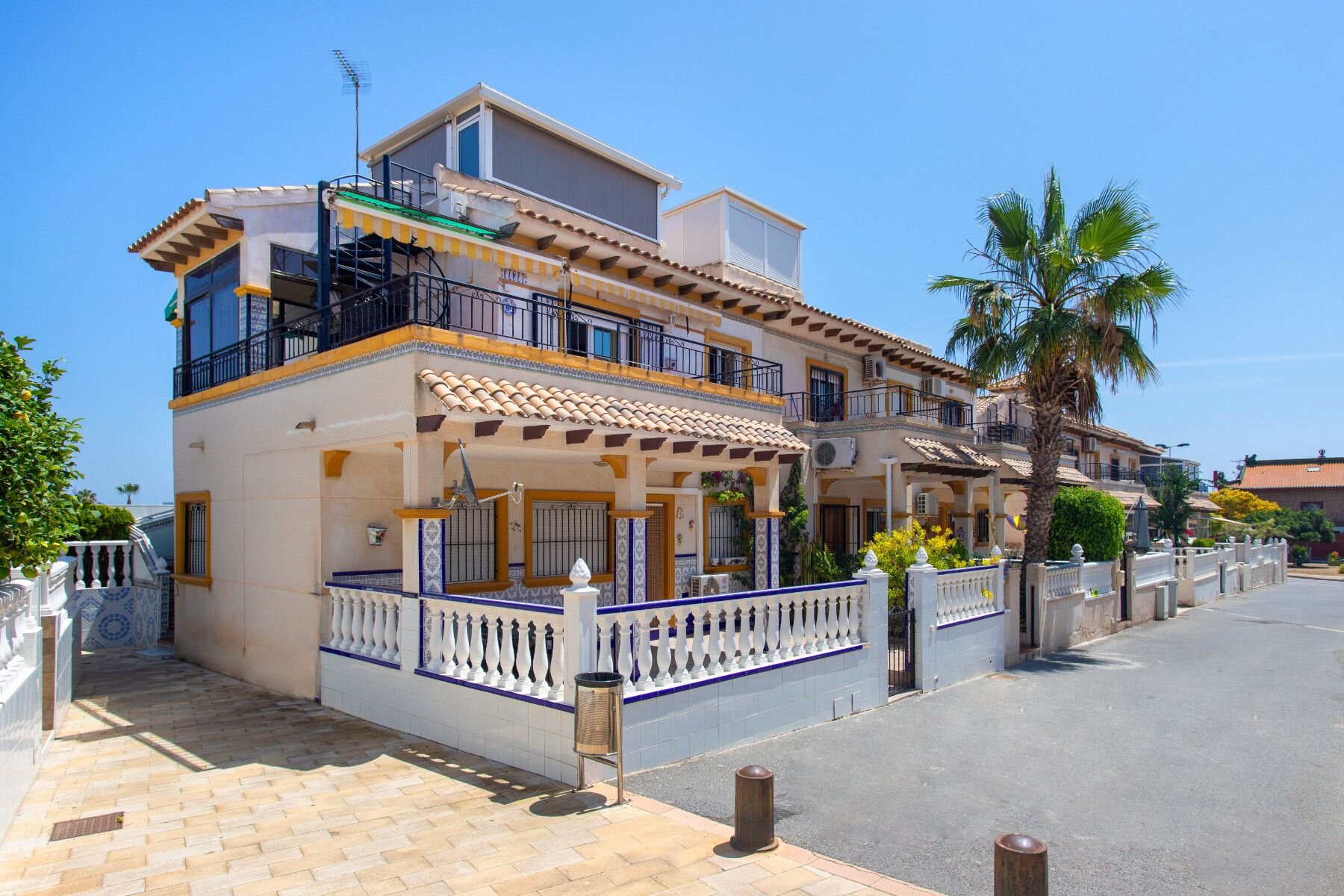 2-Bedroom Apartment in Lomas de Cabo Roig, Orihuela Costa - Image 11
