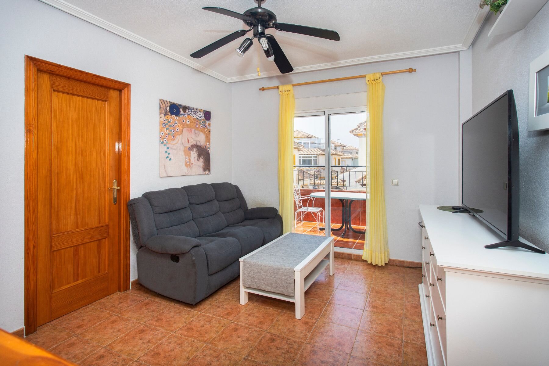 2-Bedroom Apartment in Lomas de Cabo Roig, Orihuela Costa - Image 4