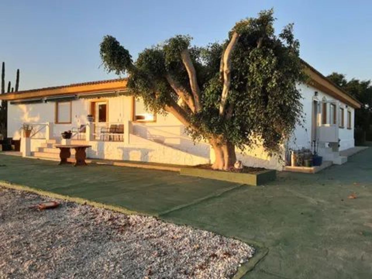 6-Bedroom Villa in Centro, San Miguel de Salinas - Image 14