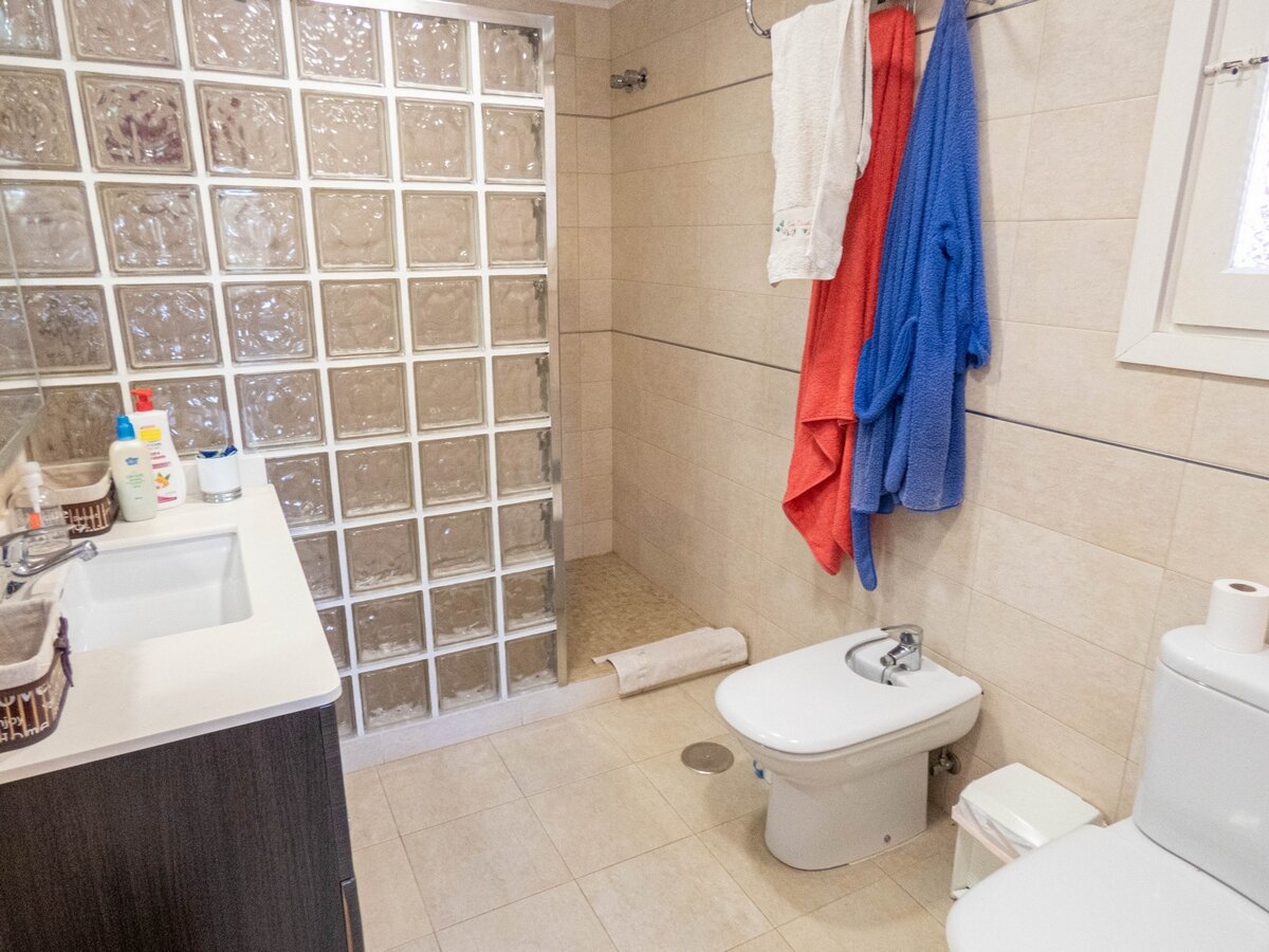 6-Bedroom Villa in Aguamarina, Orihuela Costa - Image 23