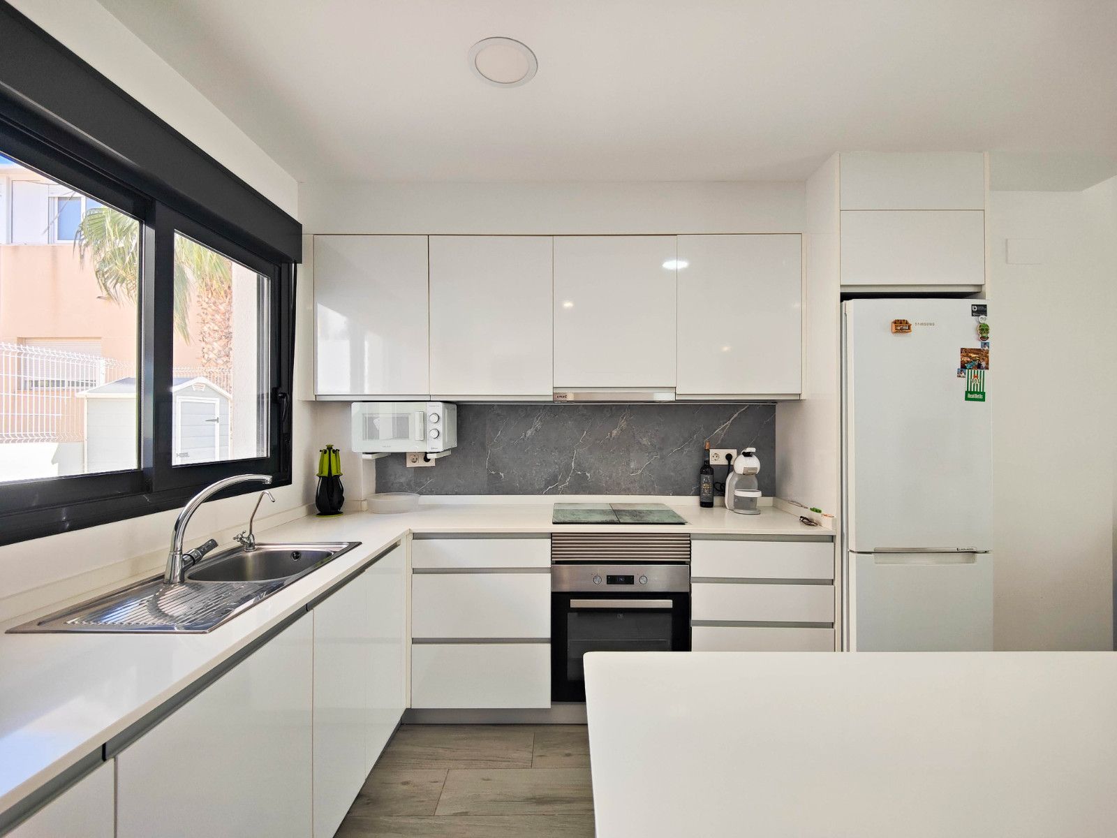 3-Bedroom Apartment in Guardamar del Segura - Image 12