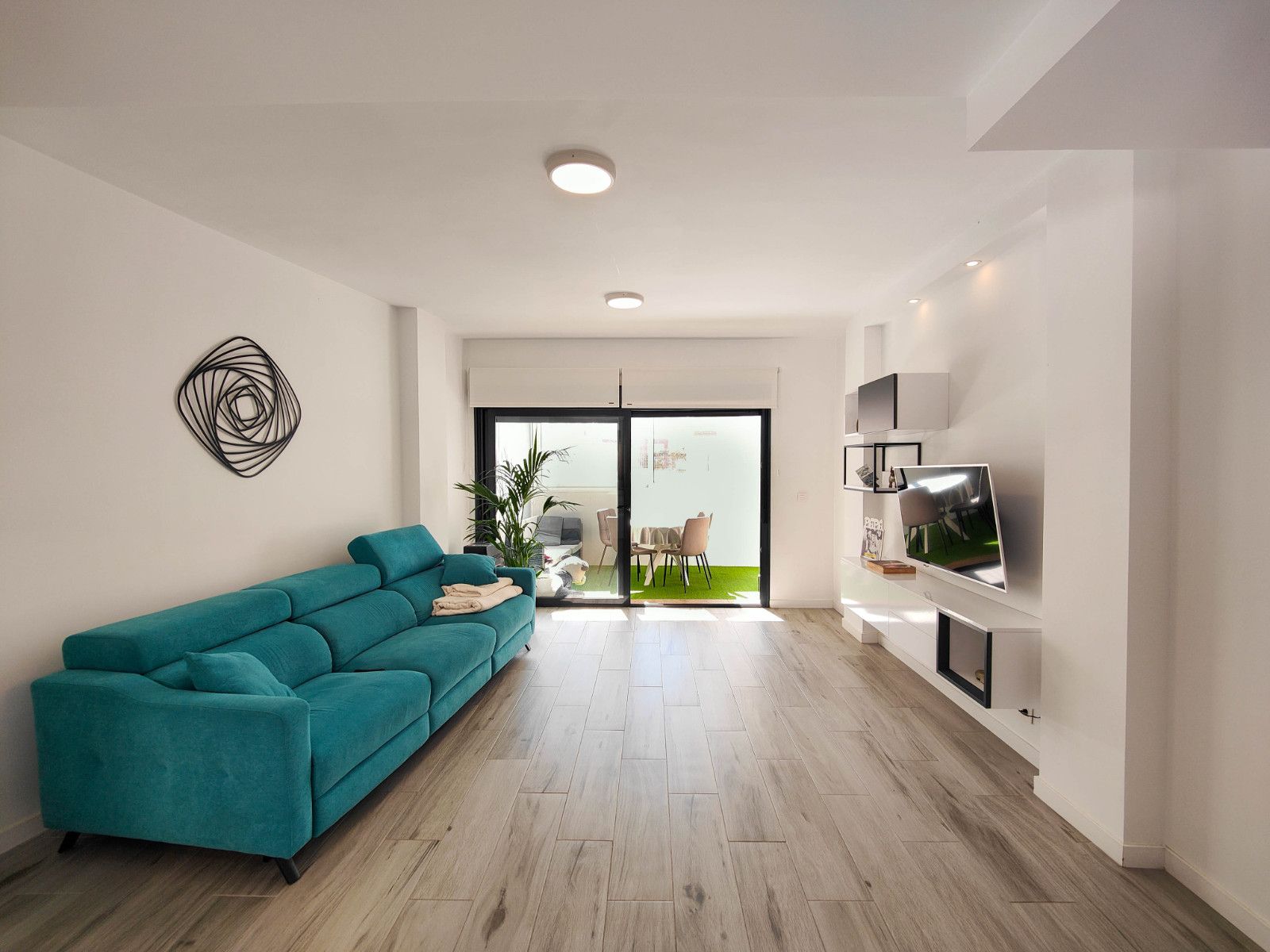 3-Bedroom Apartment in Guardamar del Segura - Image 14