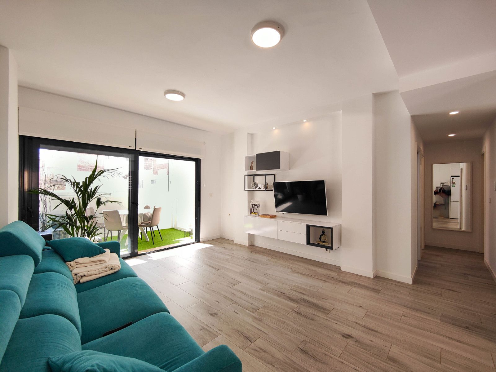 3-Bedroom Apartment in Guardamar del Segura - Image 15