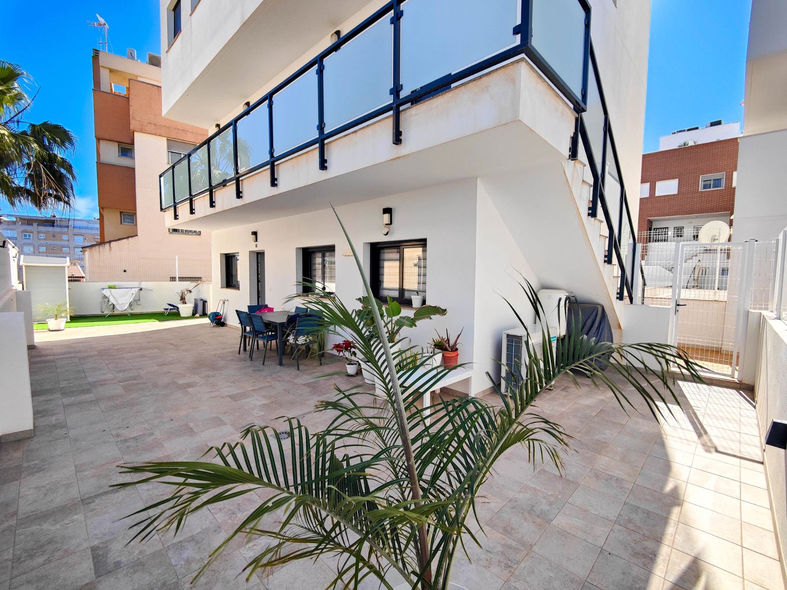 3-Bedroom Apartment in Guardamar del Segura - Image 3